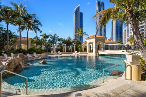 Holiday Holiday Chevron Renaissance Apartments - Mackay Tourism 3