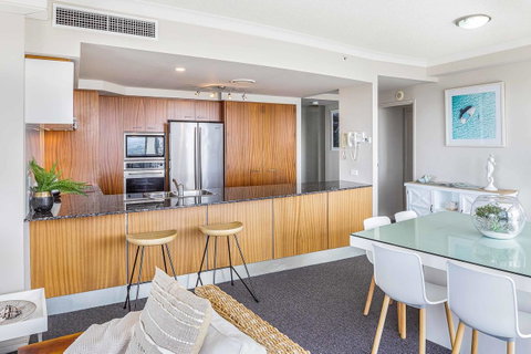 Holiday Holiday Chevron Renaissance Apartments - Mackay Tourism 8