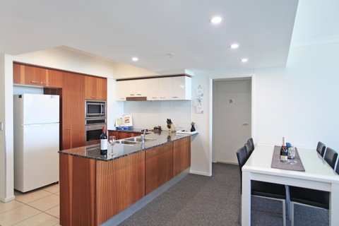 Holiday Holiday Chevron Renaissance Apartments - Mackay Tourism 19