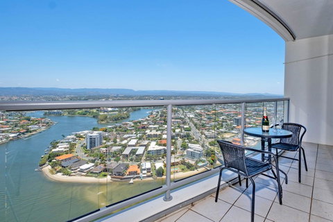 Holiday Holiday Chevron Renaissance Apartments - Mackay Tourism 28