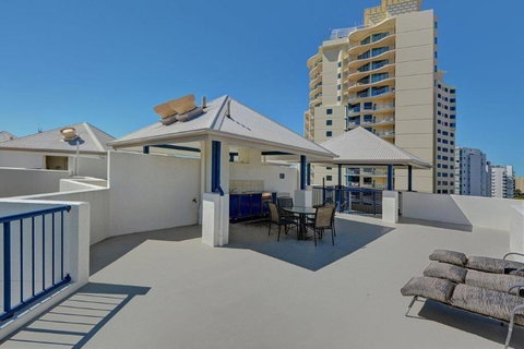 Raffles Mooloolaba - Mackay Tourism 5