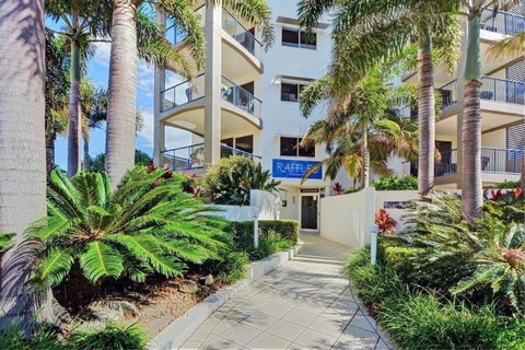 Raffles Mooloolaba - Mackay Tourism 0