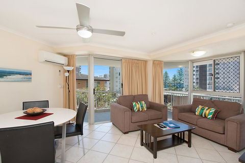 Rainbow Bay Resort Holiday Apartments - Mackay Tourism 11
