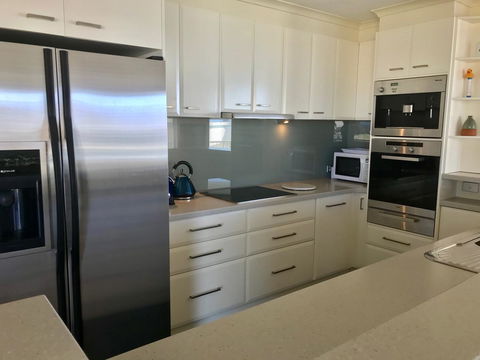 Rainbow Bay Resort Holiday Apartments - Mackay Tourism 10