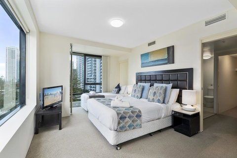 Broadbeach On The Park, 3 Bed Ocean - We Accommodate - Mackay Tourism 6