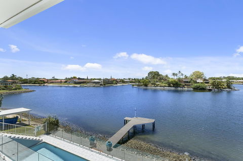 Havana Blue - Large 4 Bedroom Family Home - Mackay Tourism 7