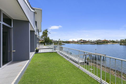 Havana Blue - Large 4 Bedroom Family Home - Mackay Tourism 18