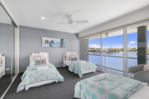 Havana Blue - Large 4 Bedroom Family Home - Mackay Tourism 16