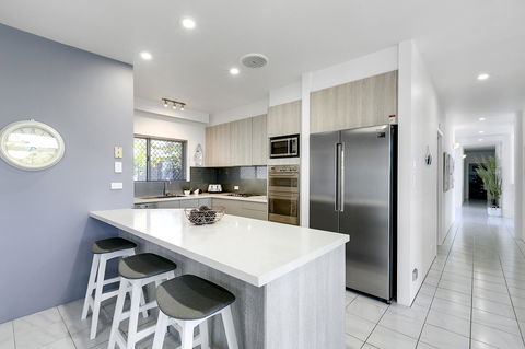 Havana Blue - Large 4 Bedroom Family Home - Mackay Tourism 11