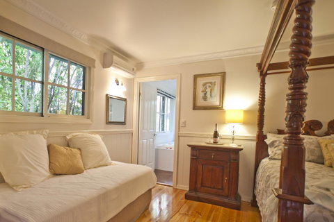 Curtis Falls Cottage - Mackay Tourism 20
