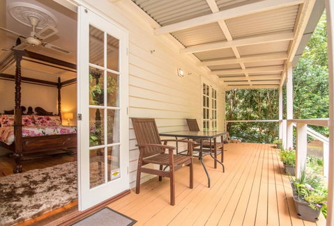 Curtis Falls Cottage - Mackay Tourism 16