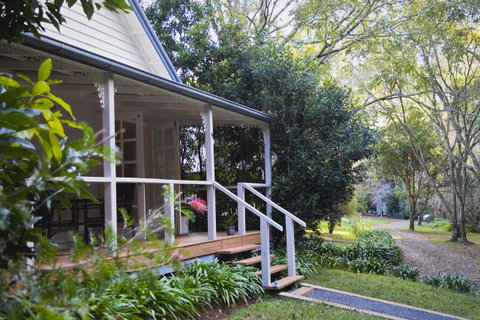 Curtis Falls Cottage - Mackay Tourism 15