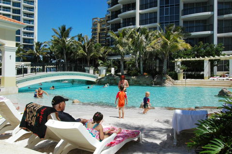 Chevron Renaissance - HR Surfers Paradise - Mackay Tourism 15
