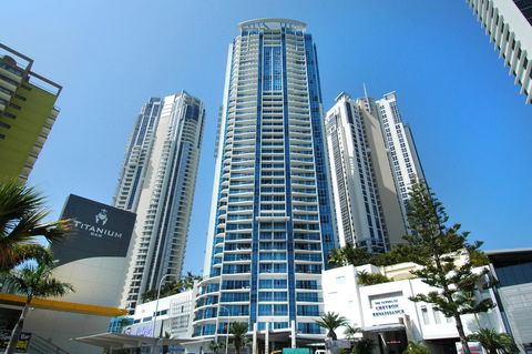 Chevron Renaissance - HR Surfers Paradise - Mackay Tourism 0