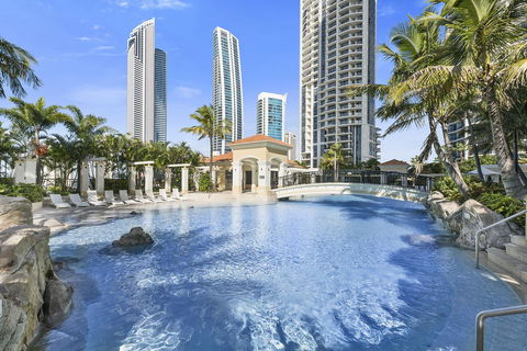 Chevron Renaissance - HR Surfers Paradise - Mackay Tourism 1