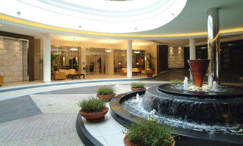 Chevron Renaissance - HR Surfers Paradise - Mackay Tourism 21
