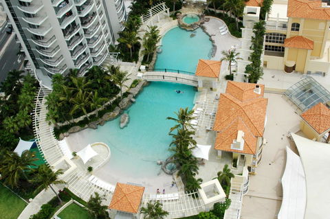 Chevron Renaissance - HR Surfers Paradise - Mackay Tourism 9
