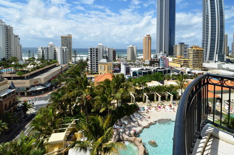 Chevron Renaissance - HR Surfers Paradise - Mackay Tourism 30