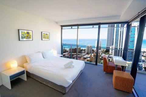 Circle On Cavill Surfers Paradise Apartments-Holiday Paradise - Mackay Tourism 9