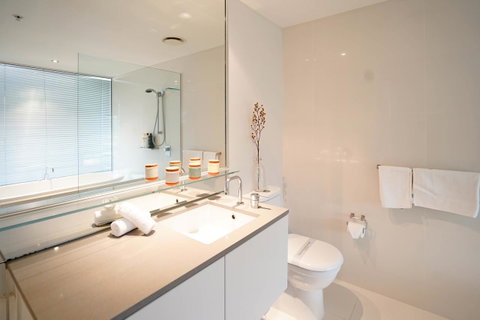 Circle On Cavill Surfers Paradise Apartments-Holiday Paradise - Mackay Tourism 0
