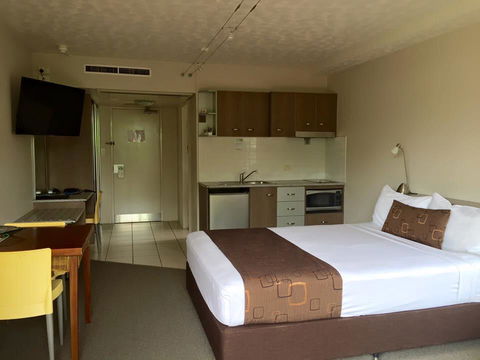 Waters Edge The Strand - Mackay Tourism 1