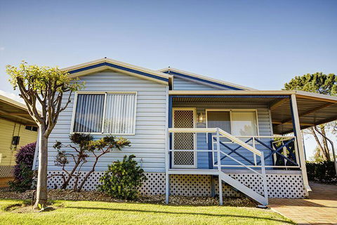Wavecrest Village & Tourist Park - Mackay Tourism 0