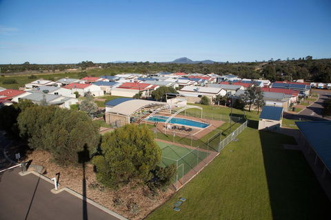 Wavecrest Village & Tourist Park - Mackay Tourism 1