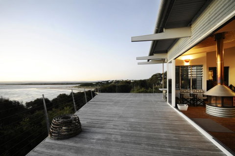 Waves - Mackay Tourism 2
