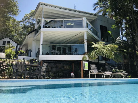 Waves And White Horses Seaview Retreat (adults Only) - Mackay Tourism 1