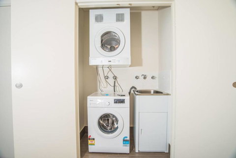 Wentworth Point 2Beds1Study2Bath Brand New APT - Mackay Tourism 1