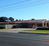 Werribee Park Motor Inn - Mackay Tourism