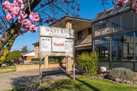 West End Motor Lodge - Mackay Tourism 0