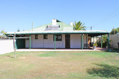 West End Retreat - Mackay Tourism 3