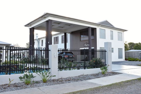 Western Downs Motor Inn - Mackay Tourism 0