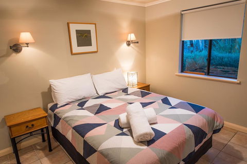 Whalers Cove Villas - Mackay Tourism 2