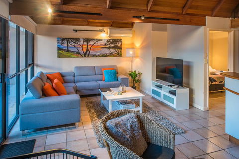 Whalers Cove Villas - Mackay Tourism 3