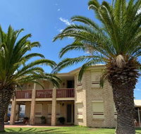 Whispering Palms - Mackay Tourism