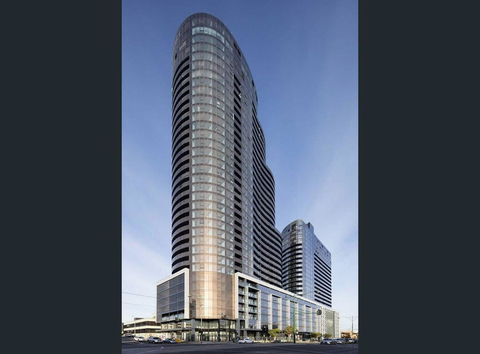 Whitehorse Towers - Mackay Tourism 0