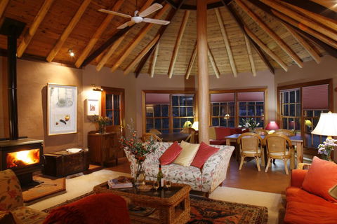 Wildwood Guesthouse - Mackay Tourism 0