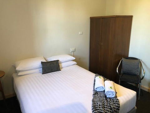 William Farrer Hotel - Mackay Tourism 1
