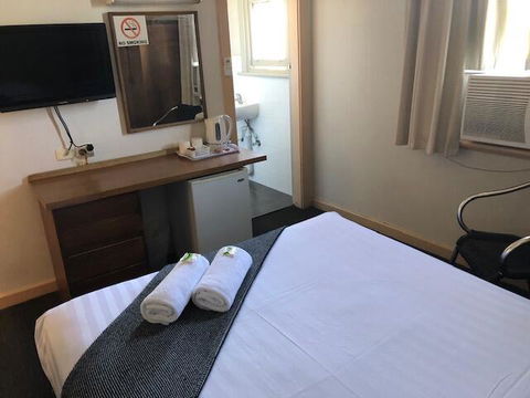 William Farrer Hotel - Mackay Tourism 2