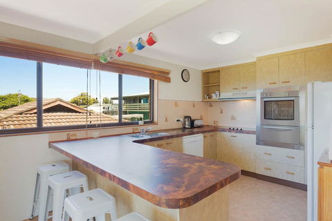 Williams Wonder - Large Beach House - Mackay Tourism 2