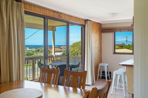 Williams Wonder - Large Beach House - Mackay Tourism 1