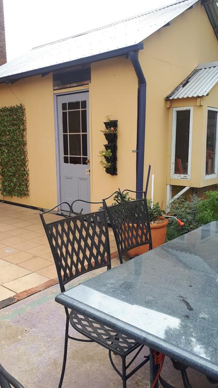 Willowgate Hall Luxury Hosted B&B - Mackay Tourism 2