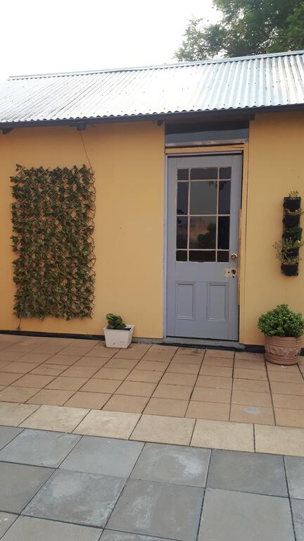 Willowgate Hall Luxury Hosted B&B - Mackay Tourism 1