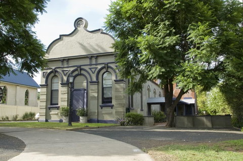 Willowgate Hall Luxury Hosted B&B - Mackay Tourism 0