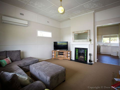 Wine Country Cottage Located Right At The Hunter Valley Gateway, Close To Everything - Mackay Tourism 1