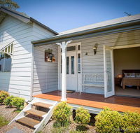 Wine Country Cottage located right at the Hunter Valley gateway close to everything - Mackay Tourism