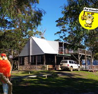 Wolfes Landing Eco Stay - Mackay Tourism