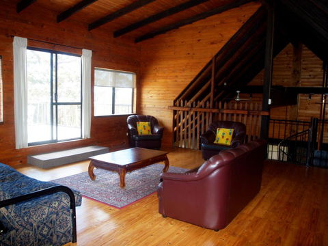 Wolfes Landing Eco Stay - Mackay Tourism 3
